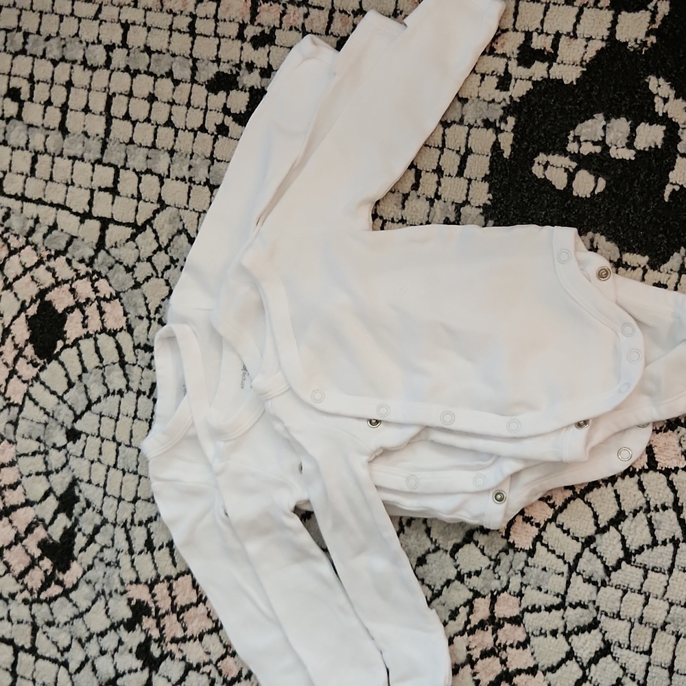 Simple Joy's side snap bodysuits (3)